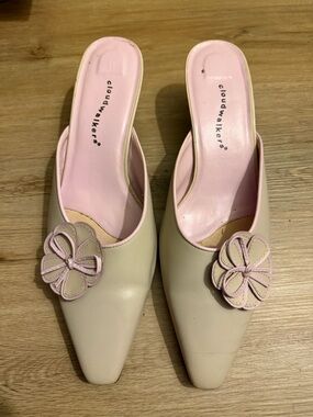 cloudwalkers Cream Mules with Pink Lined Interior & Floral Accent